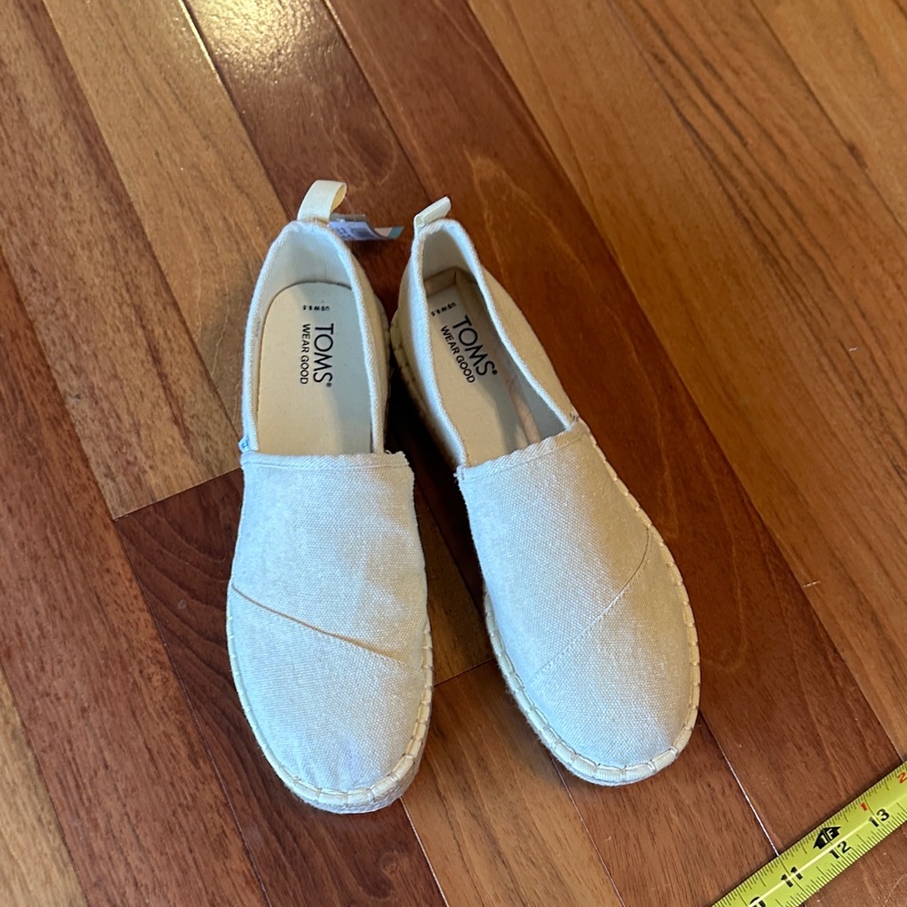 TOMS Kids Slip-On Canvas Moccasins in Natural Cream